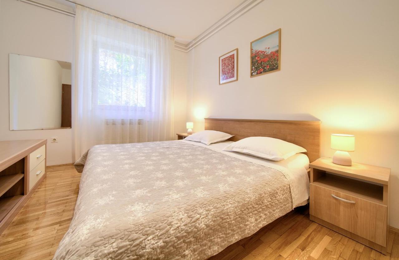נייביצה Apartments Meri מראה חיצוני תמונה