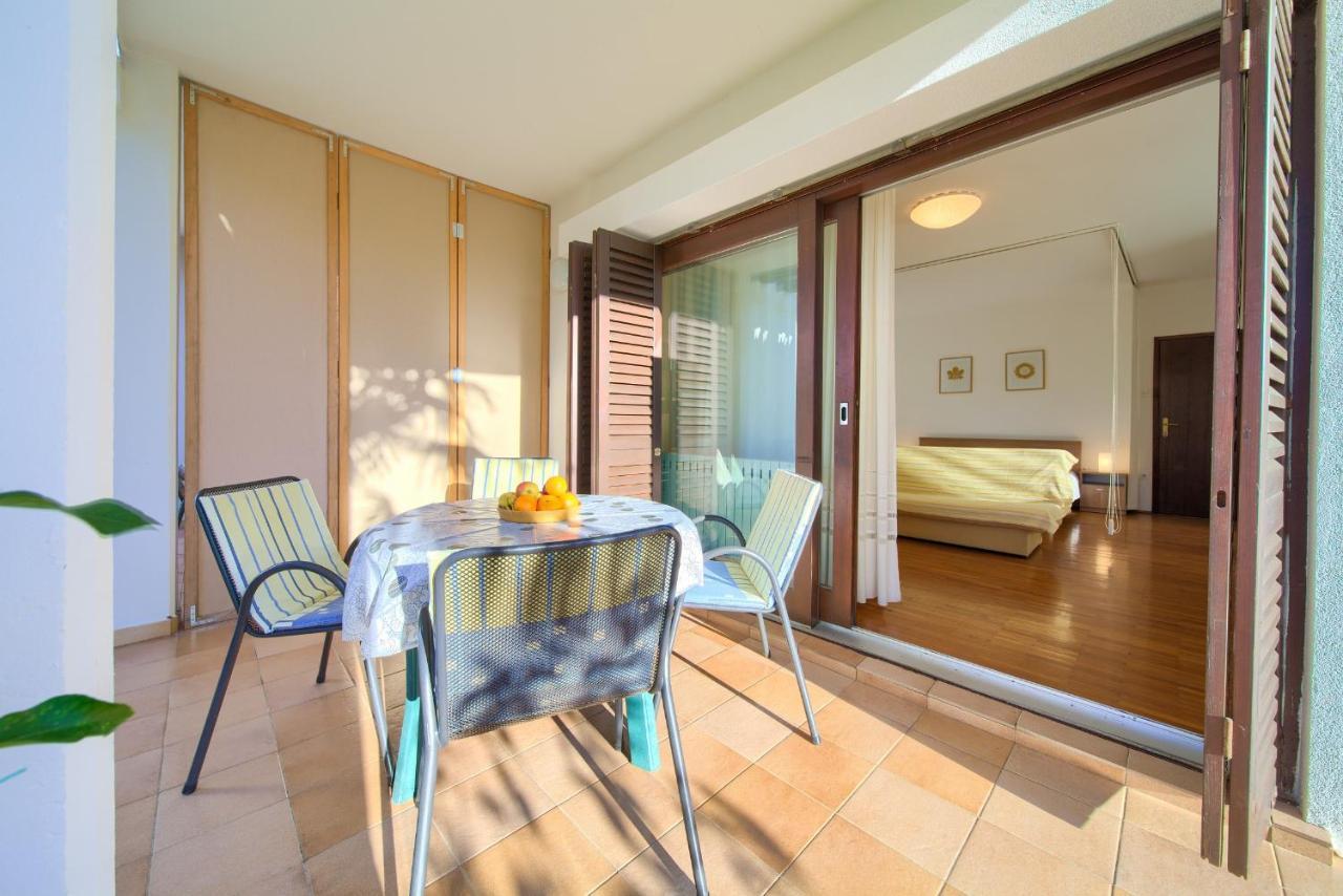 נייביצה Apartments Meri מראה חיצוני תמונה