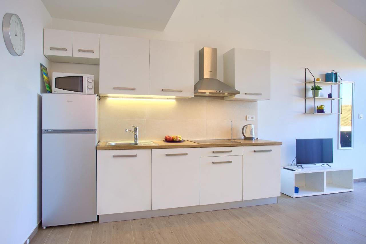 נייביצה Apartments Meri מראה חיצוני תמונה
