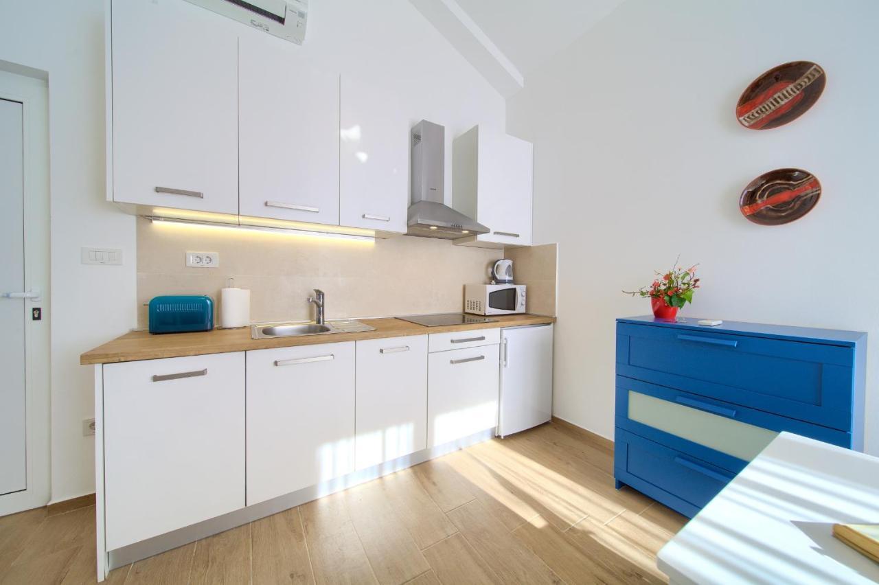 נייביצה Apartments Meri מראה חיצוני תמונה
